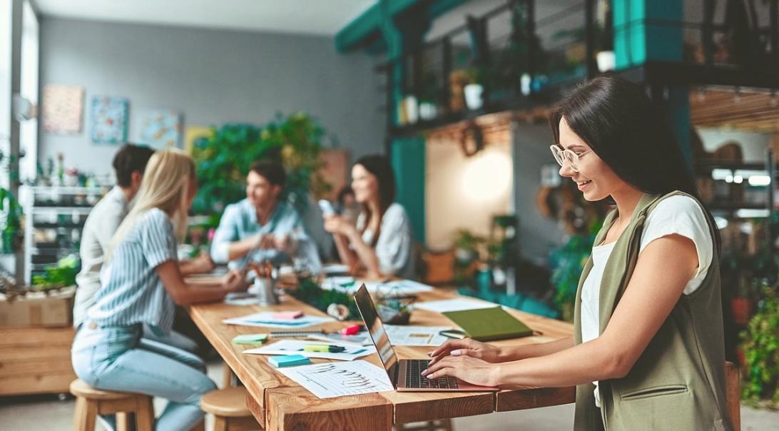 Team workspace with financial analysis tools and collaborative setup